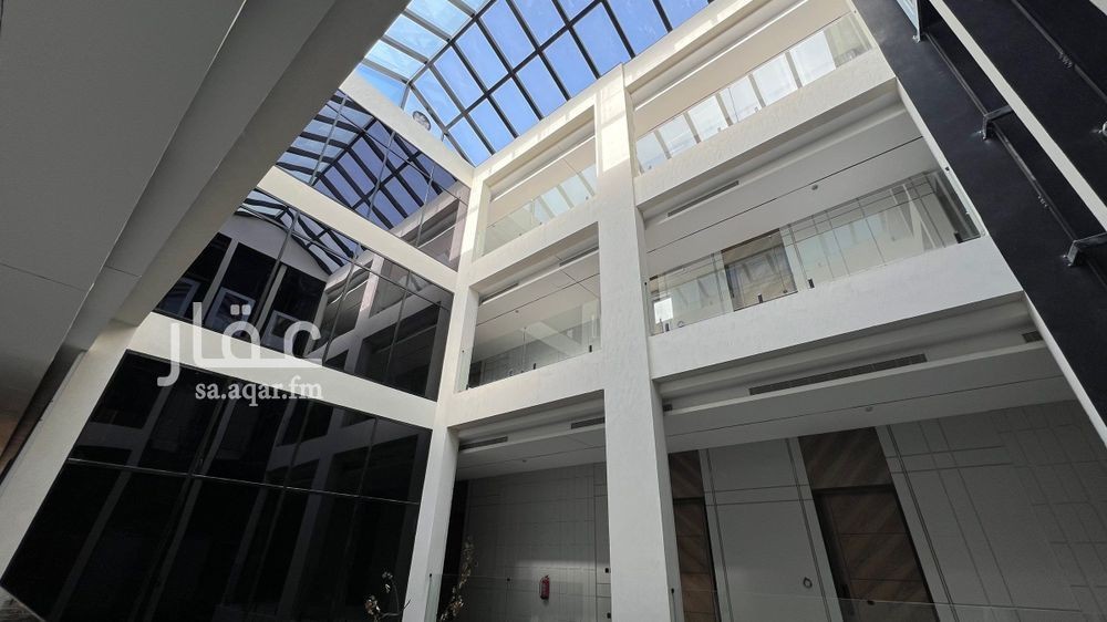 34 bedroom office in Granada, Riyadh 7