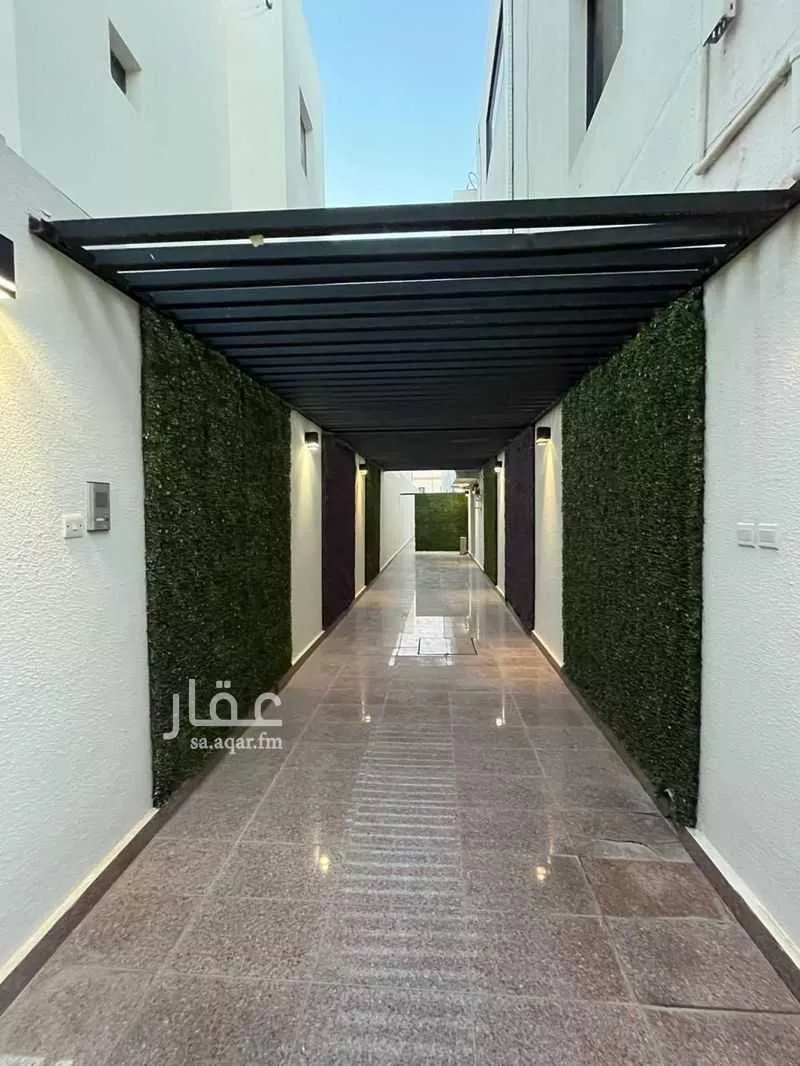 3304 sqm office in Al Rabie 3