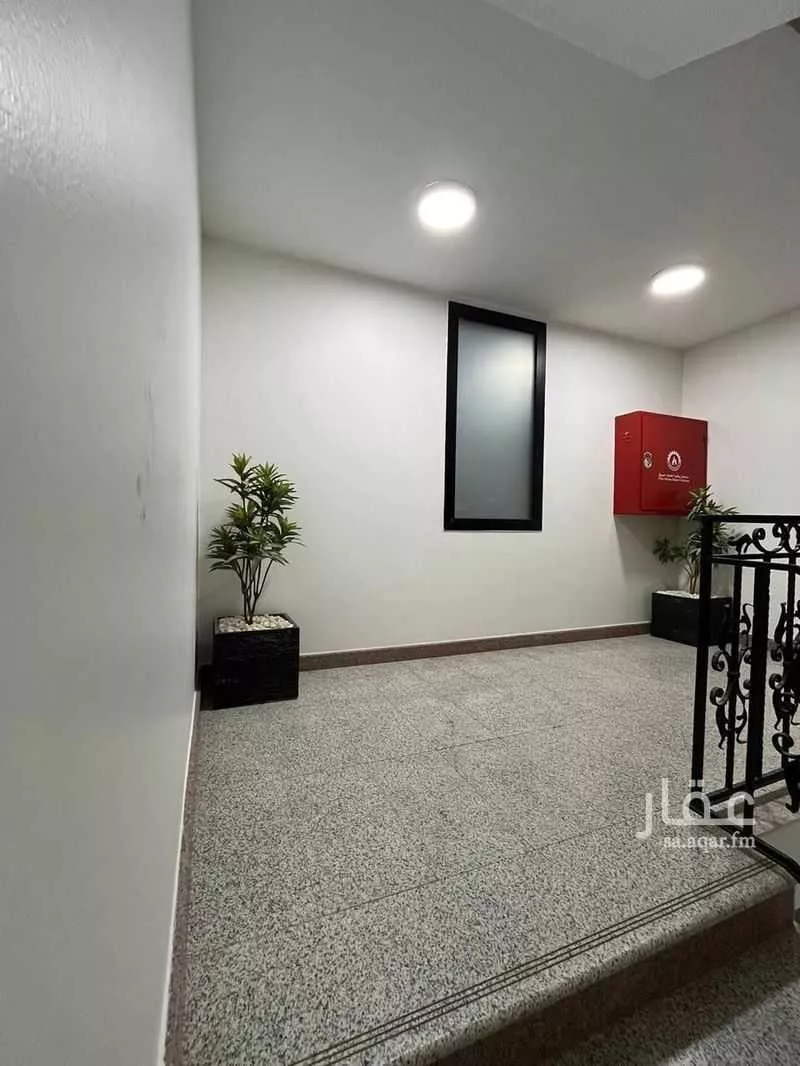 3304 sqm office in Al Rabie 4