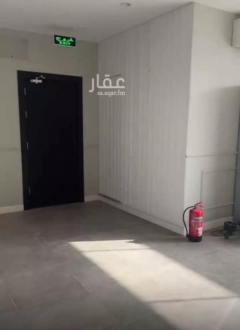 3304 sqm office in Al Rabie 7