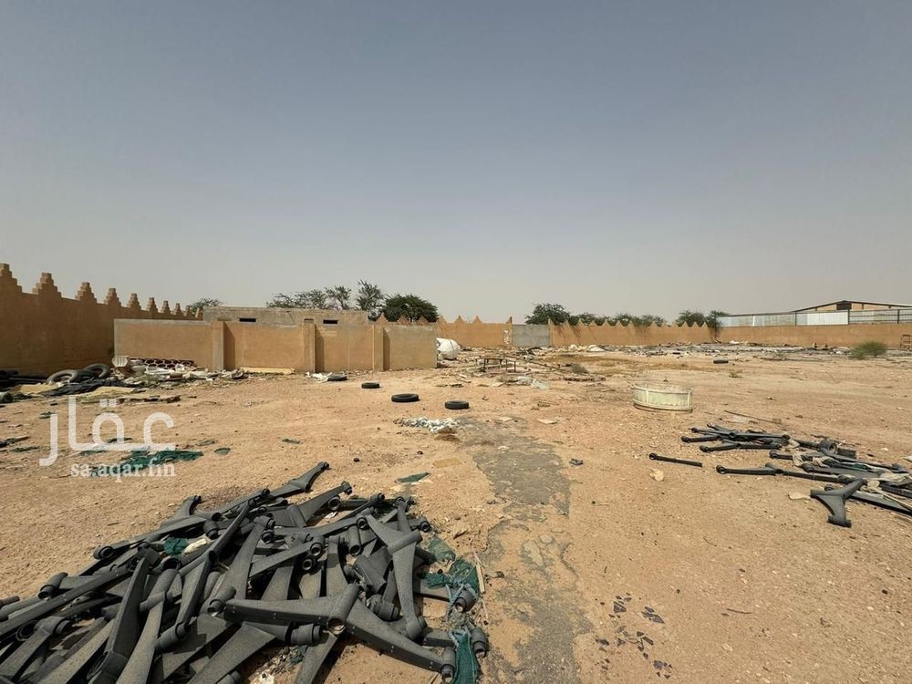 land in Okaz, Riyadh 10