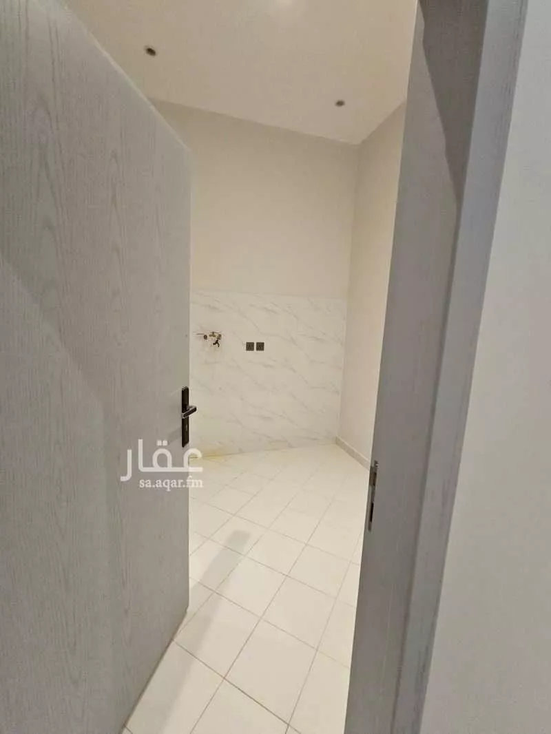 دور 4 غرف في العارض 13