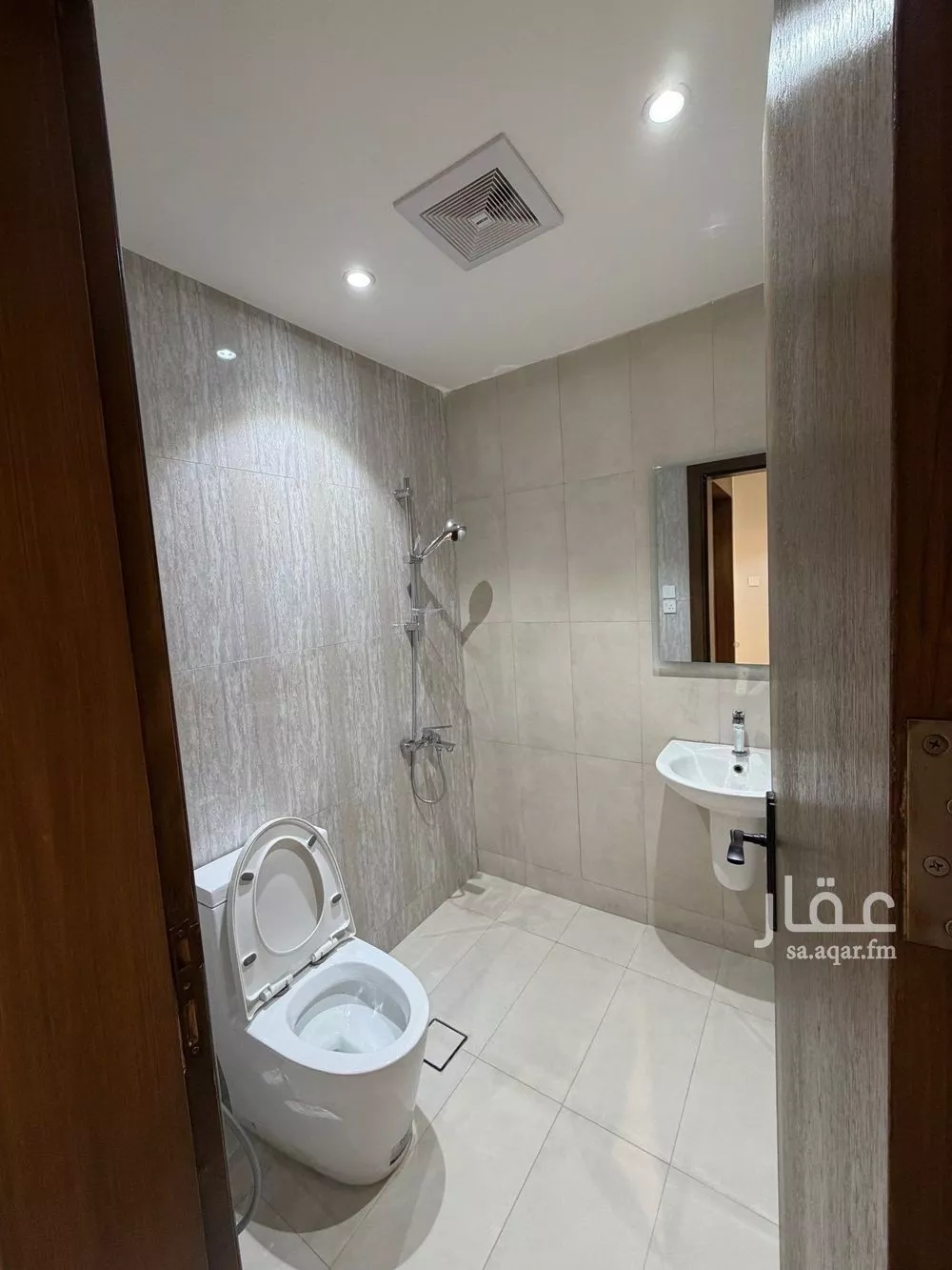 2 bedroom floor in Al Malqa 8