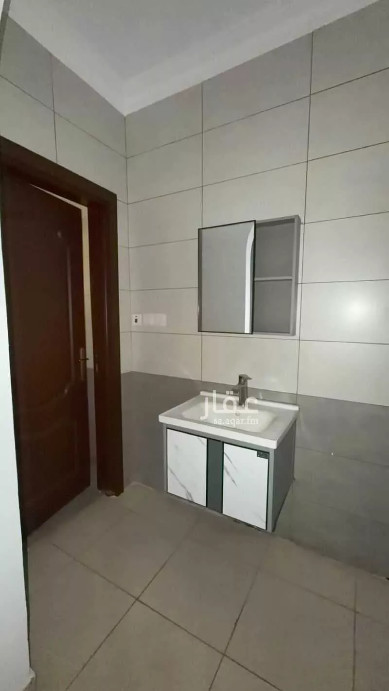 3 bedroom apartment in Al Salamah 7