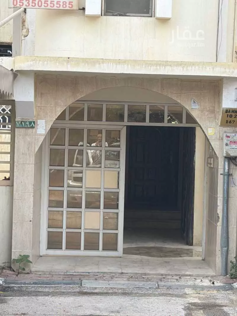 3 bedroom apartment in Al Mazrouiyah 2