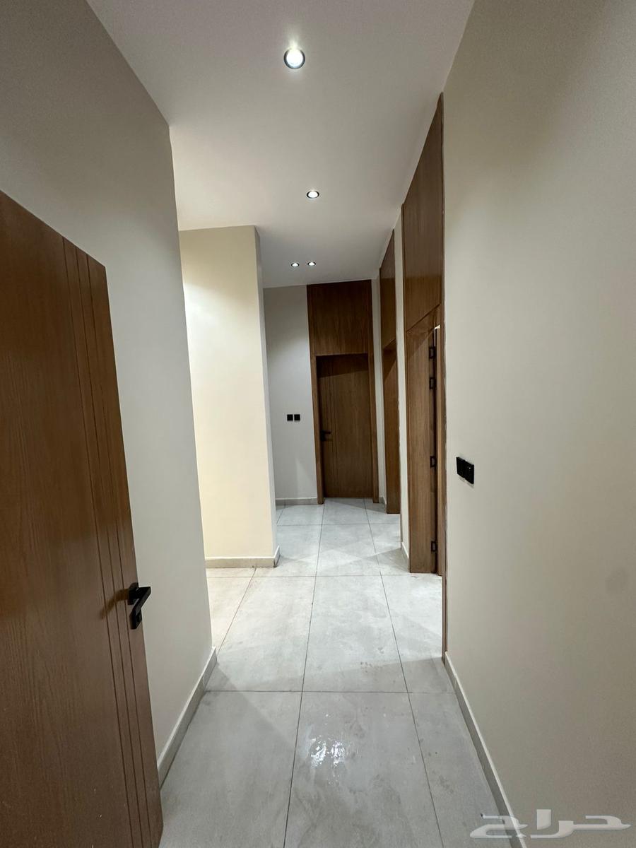3 bedroom apartment in Al Bashaer 9