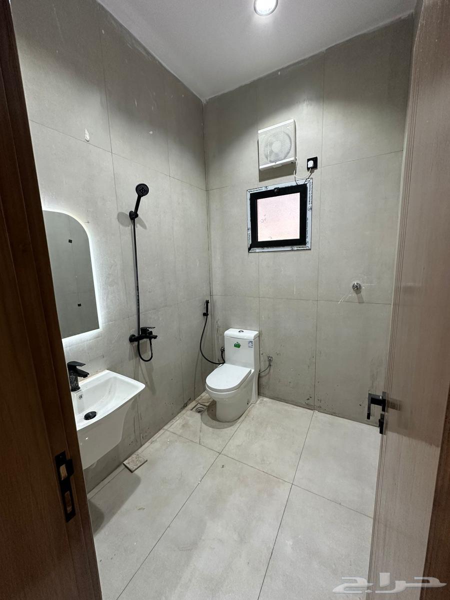 3 bedroom apartment in Al Bashaer 10