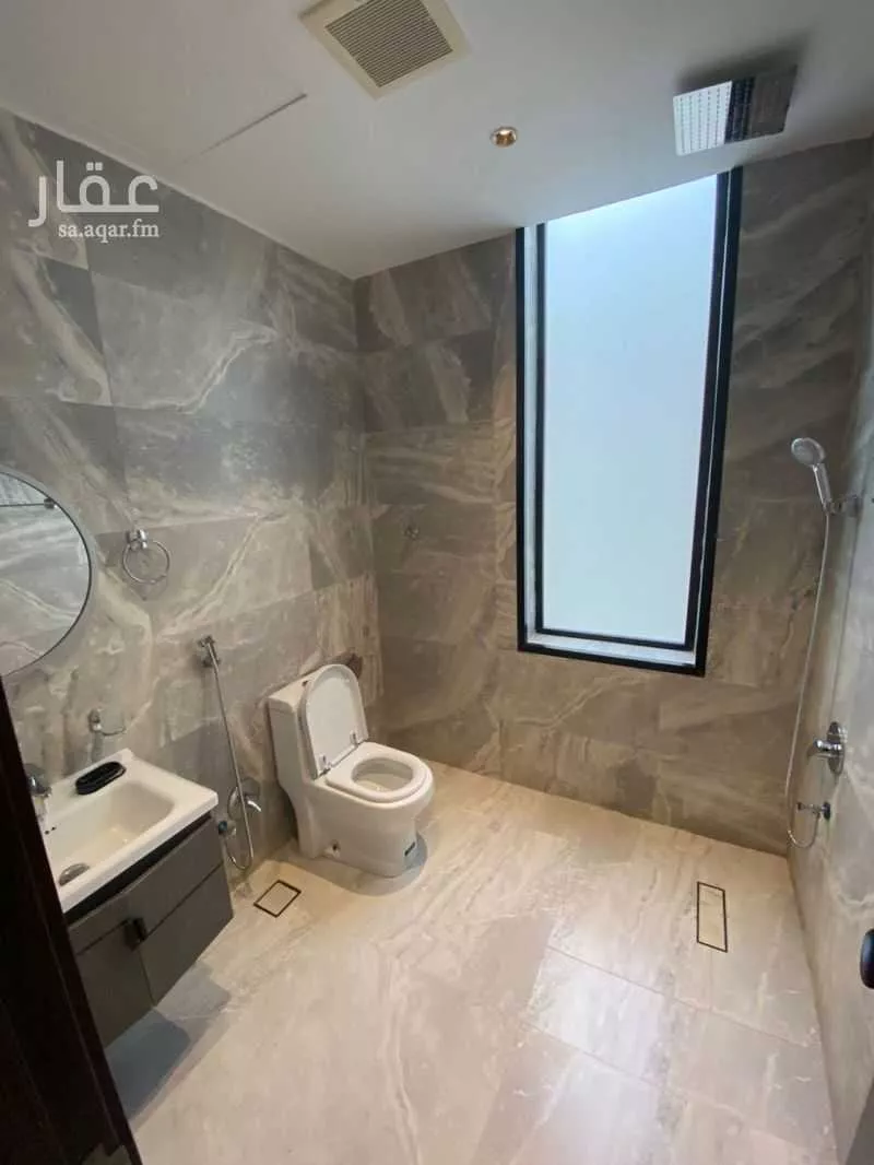 فيلا 6 غرف في العارض 12