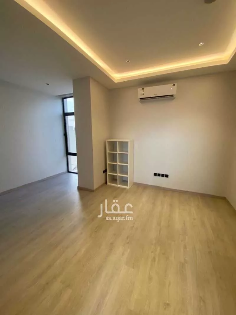 فيلا 6 غرف في العارض 3