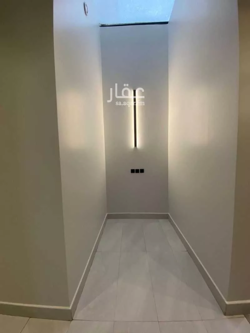 فيلا 6 غرف في العارض 8
