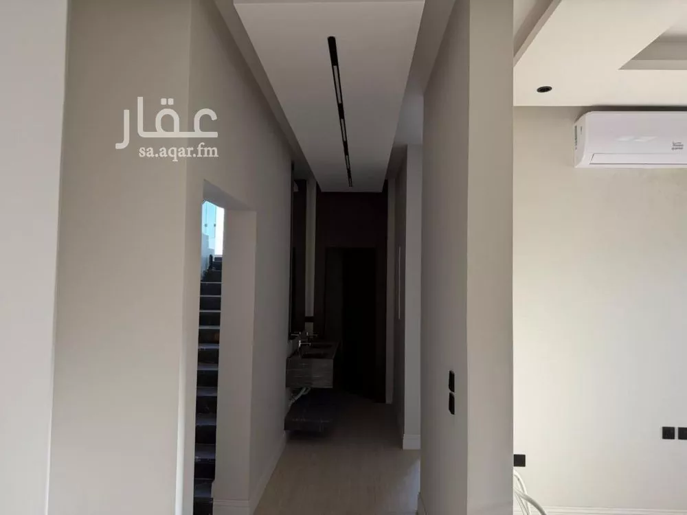 فيلا 5 غرف في العارض 16
