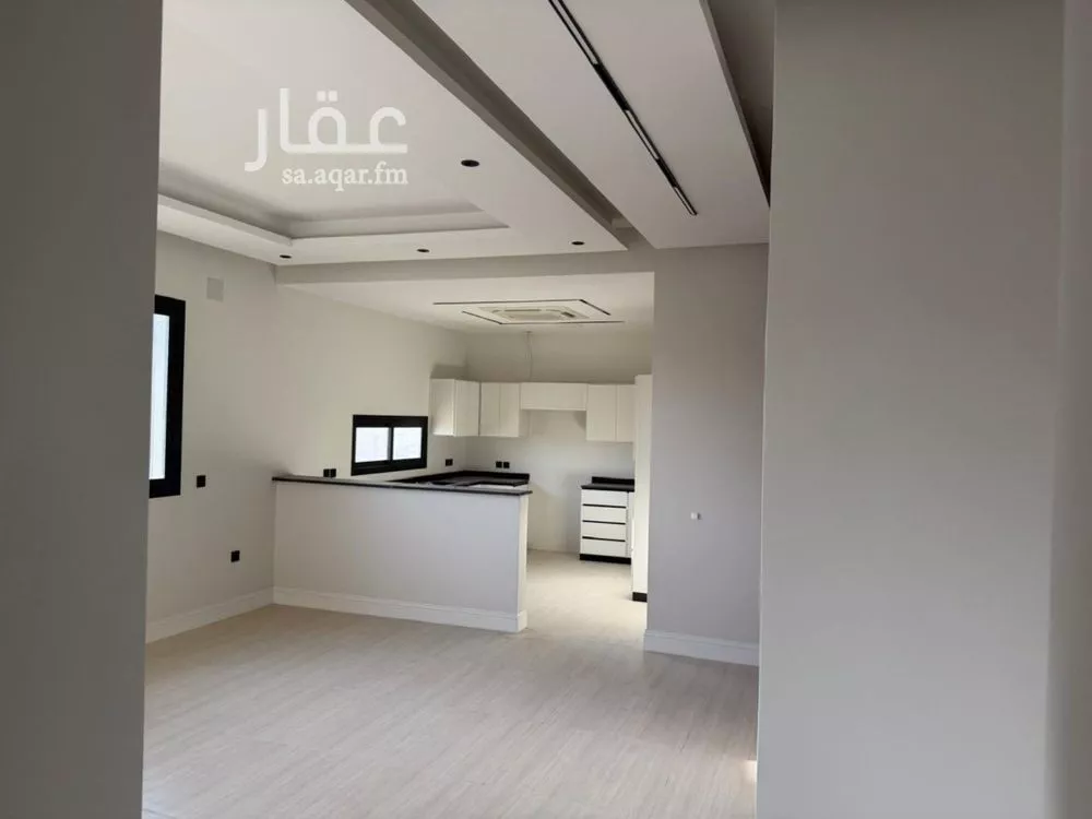 فيلا 5 غرف في العارض 9