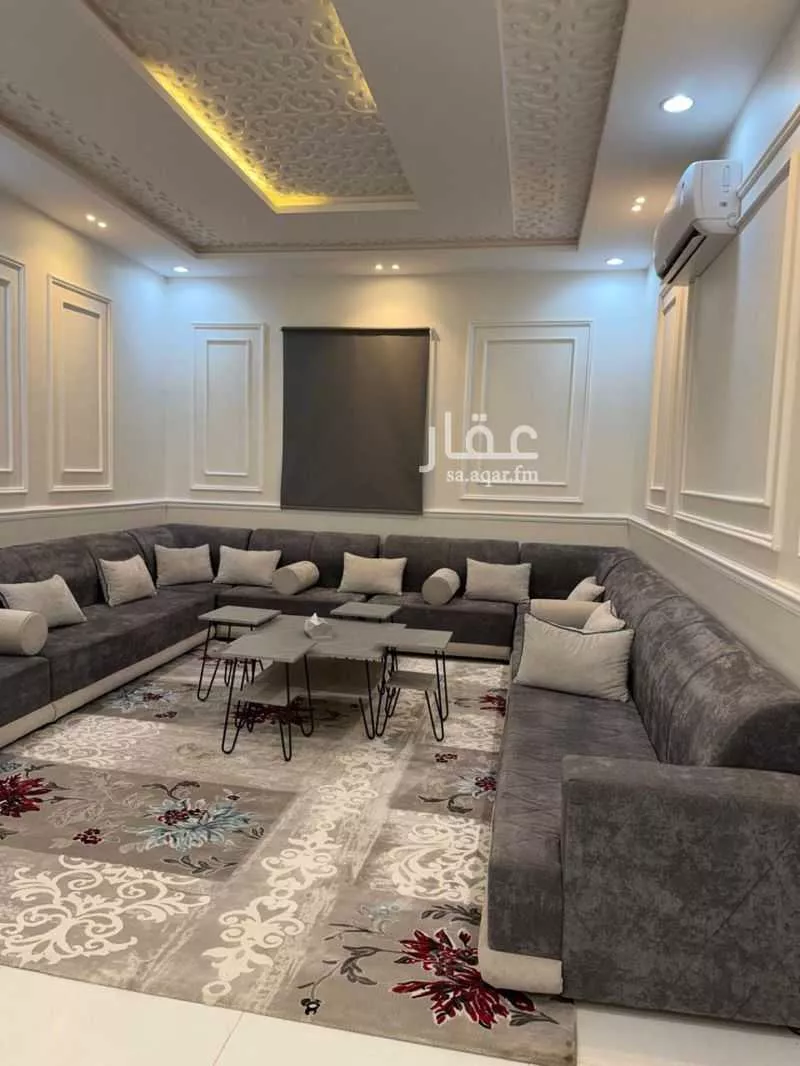 8 bedroom villa in Al Rimal 3