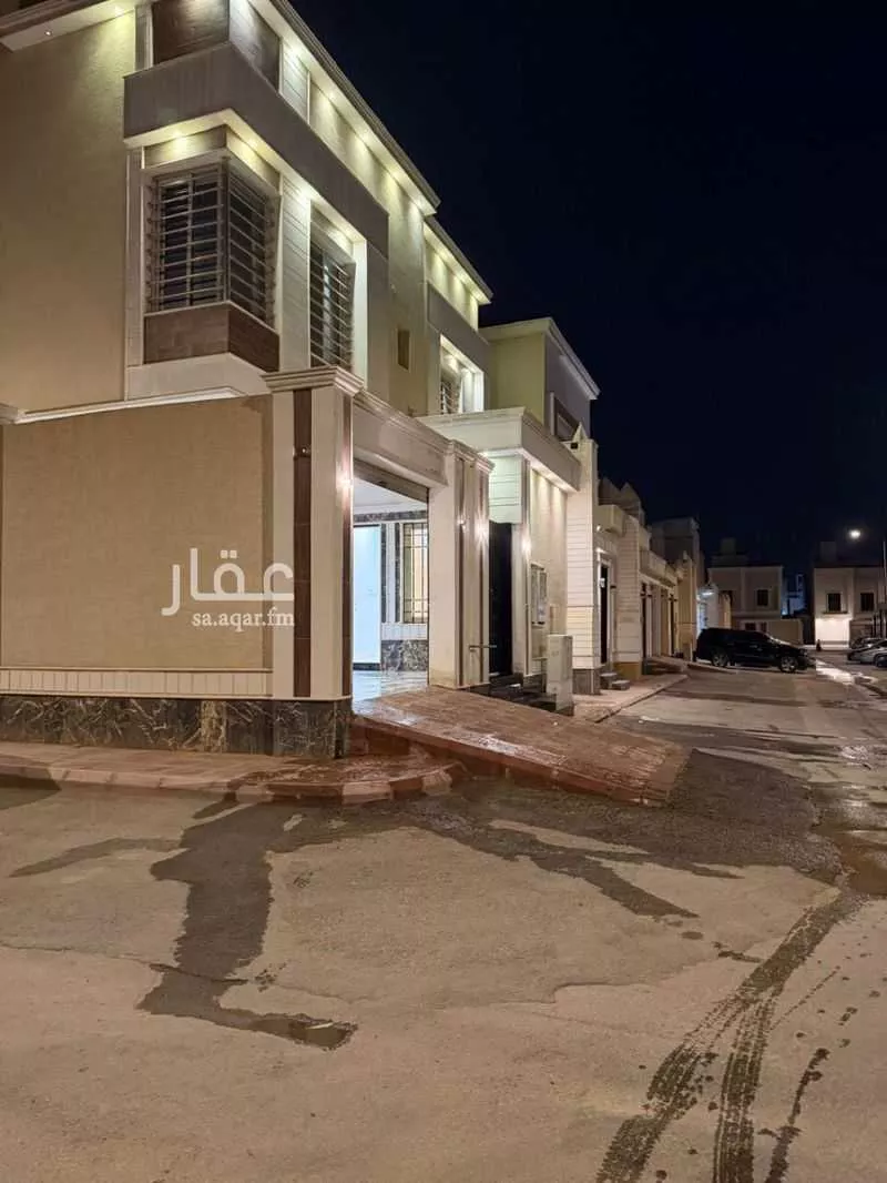 8 bedroom villa in Al Rimal 4