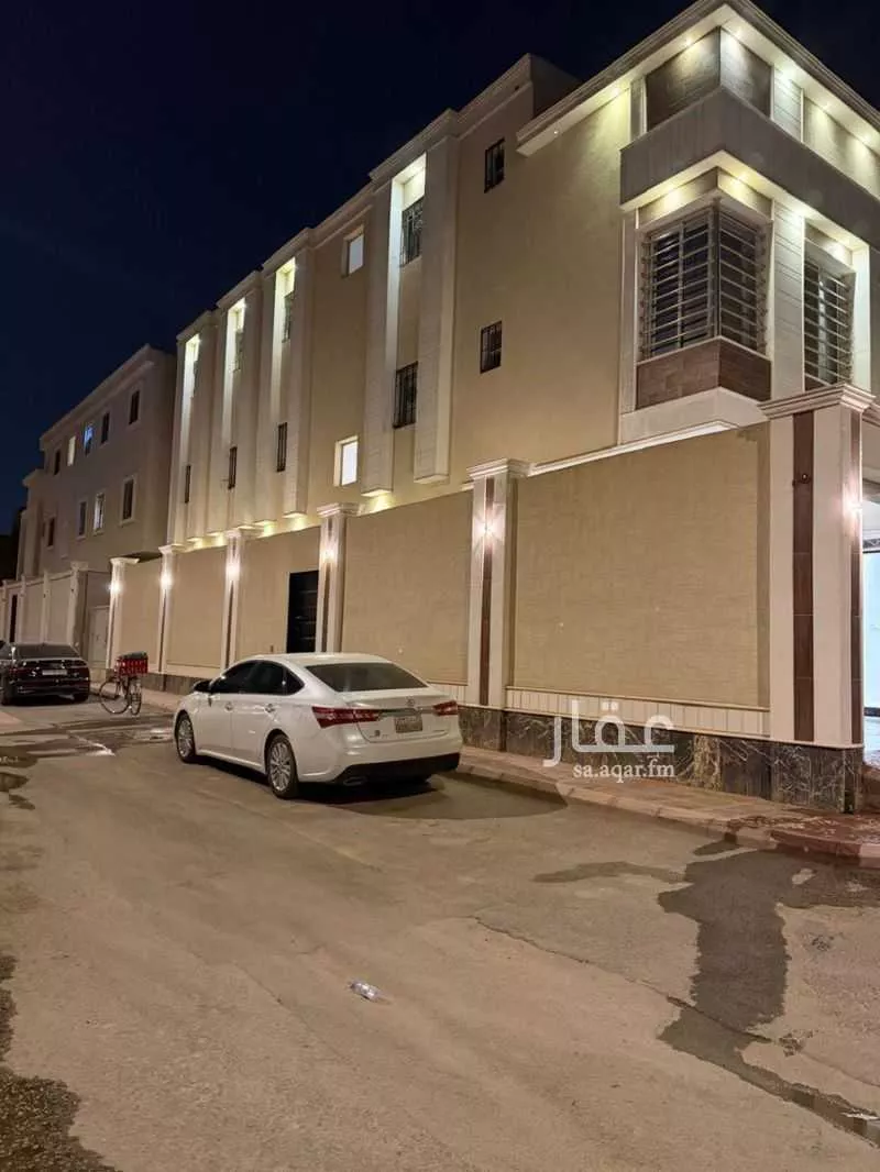8 bedroom villa in Al Rimal 5