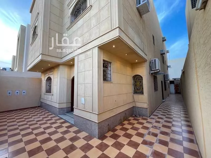 فيلا 5 غرف في الحزم 2