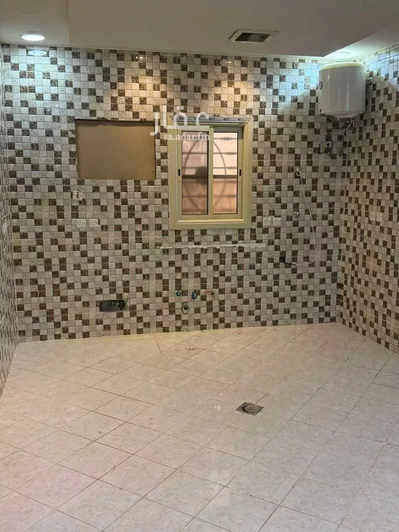 4 bedroom floor in Dhahrat Laban 4