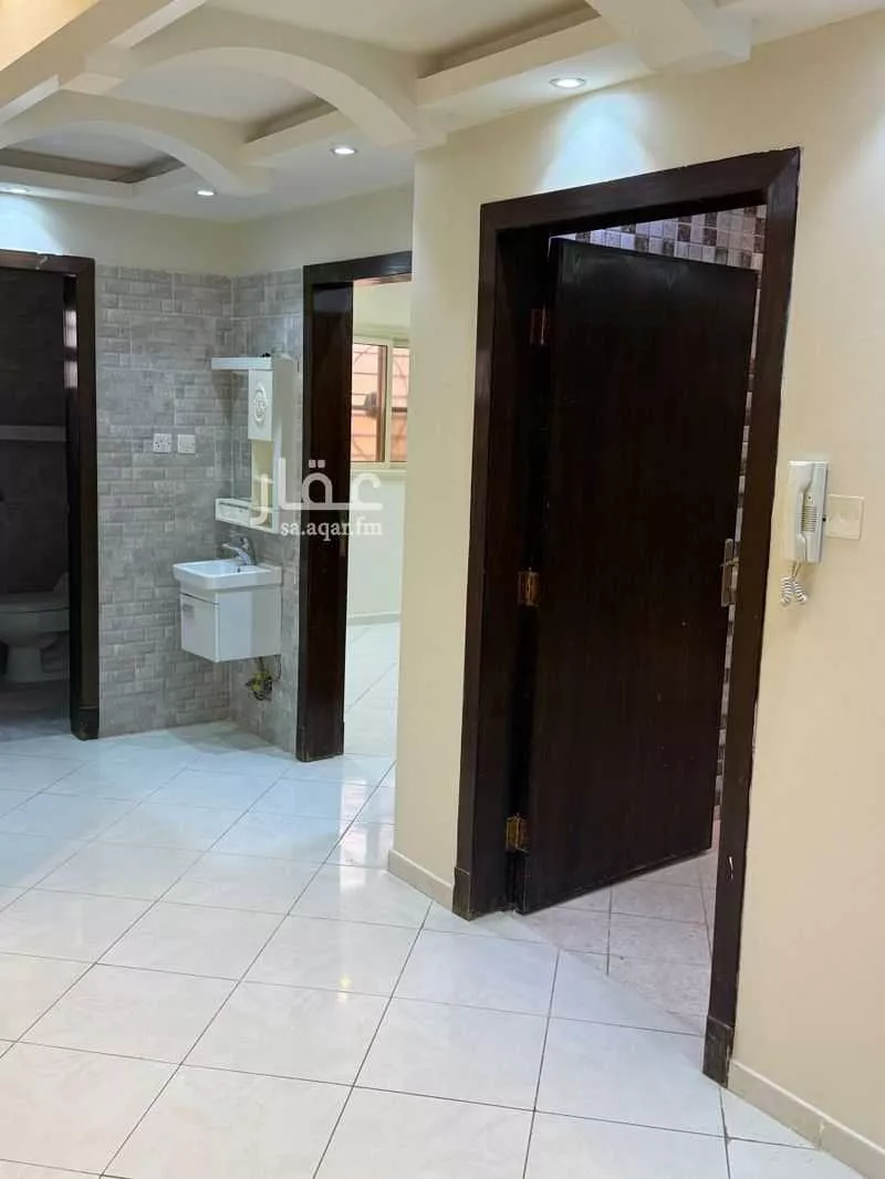 4 bedroom floor in Dhahrat Laban 6