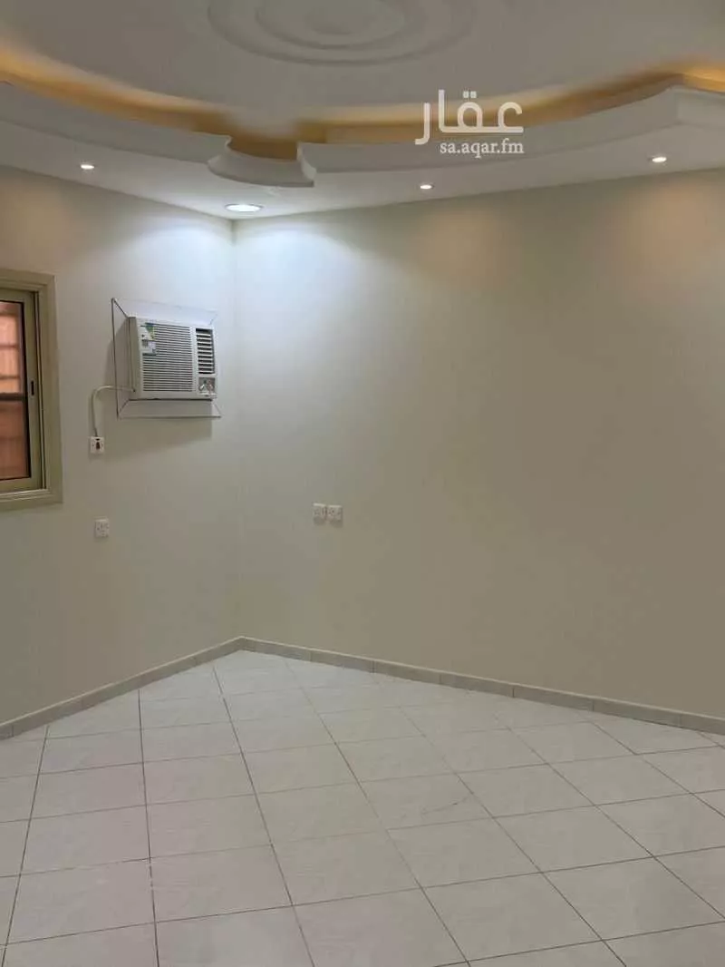 4 bedroom floor in Dhahrat Laban 7
