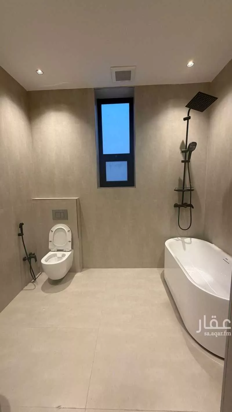 4 bedroom villa in East Beach 3