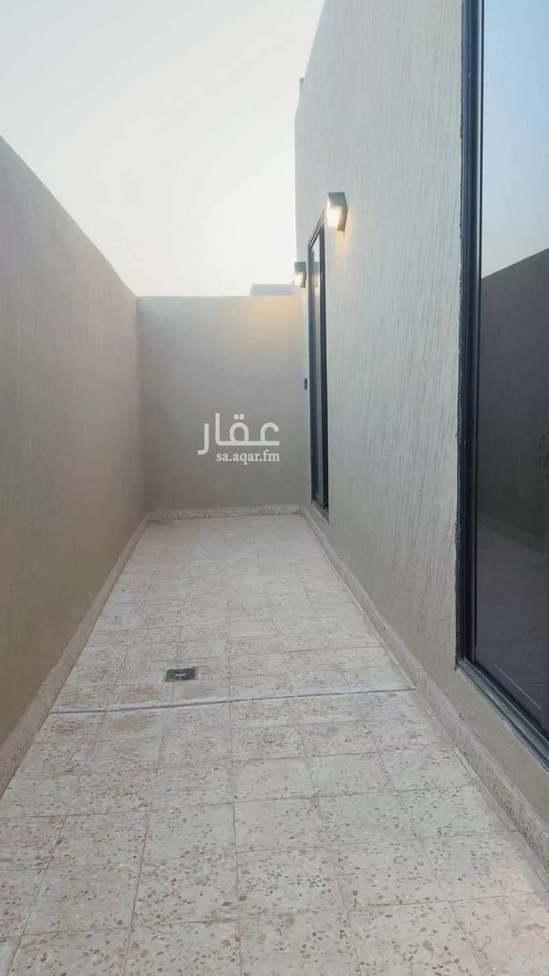 4 bedroom floor in Dhahrat Namar 2