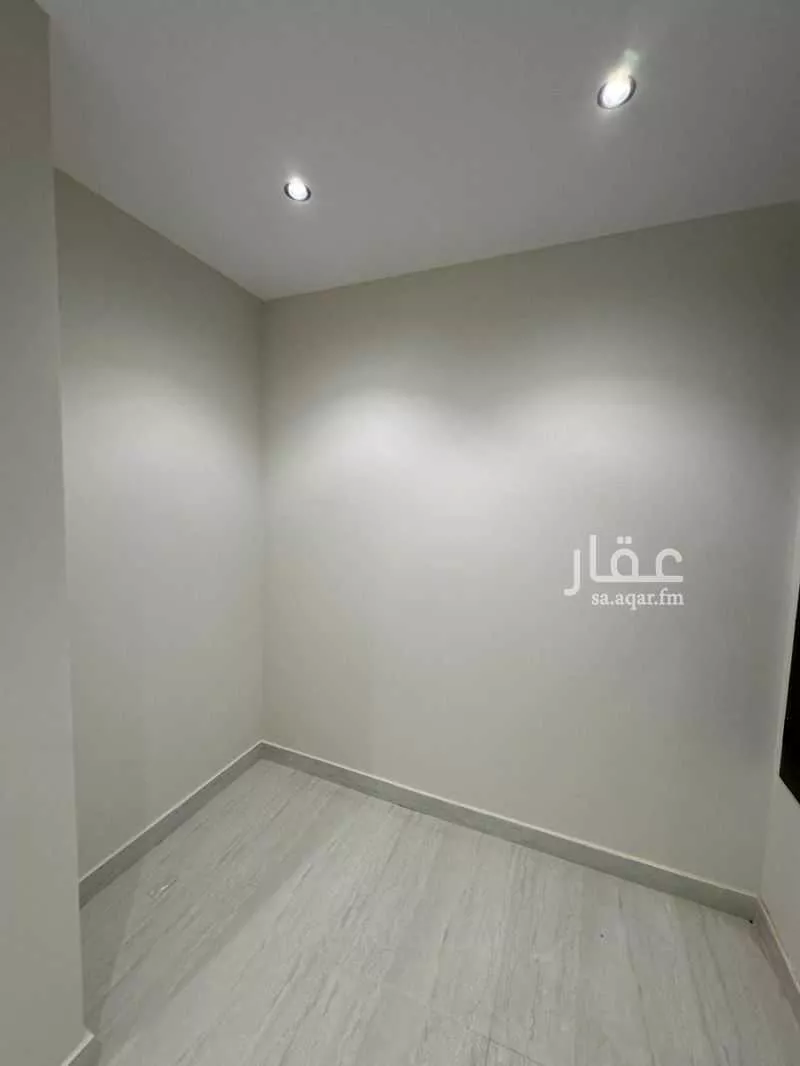 شقة 4 غرف في الشرق 8