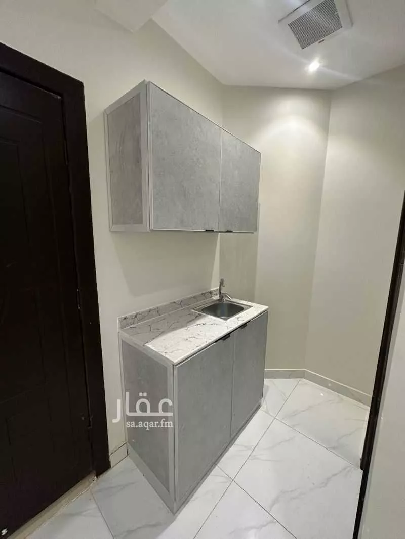 1 bedroom apartment in Dhahrat Laban 7