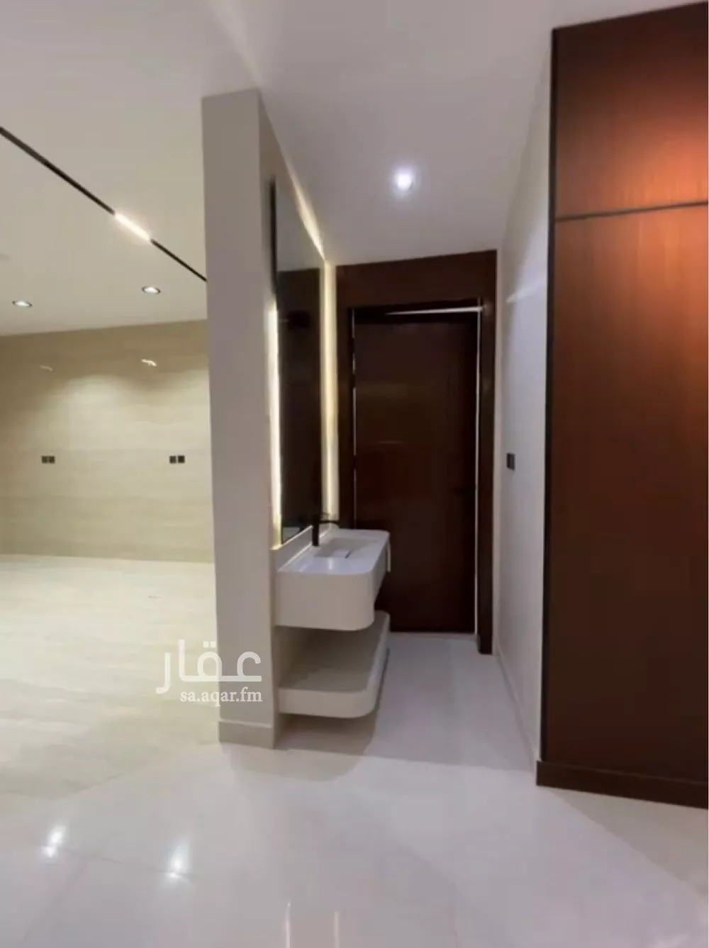 فيلا 7 غرف في الشراع 6