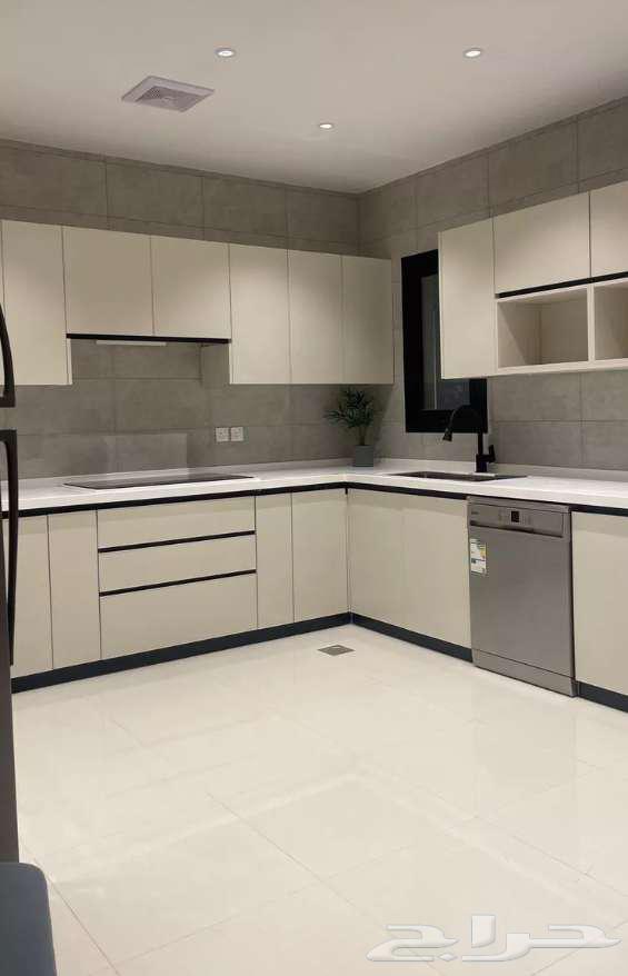 5 bedroom apartment in Al Difa 8