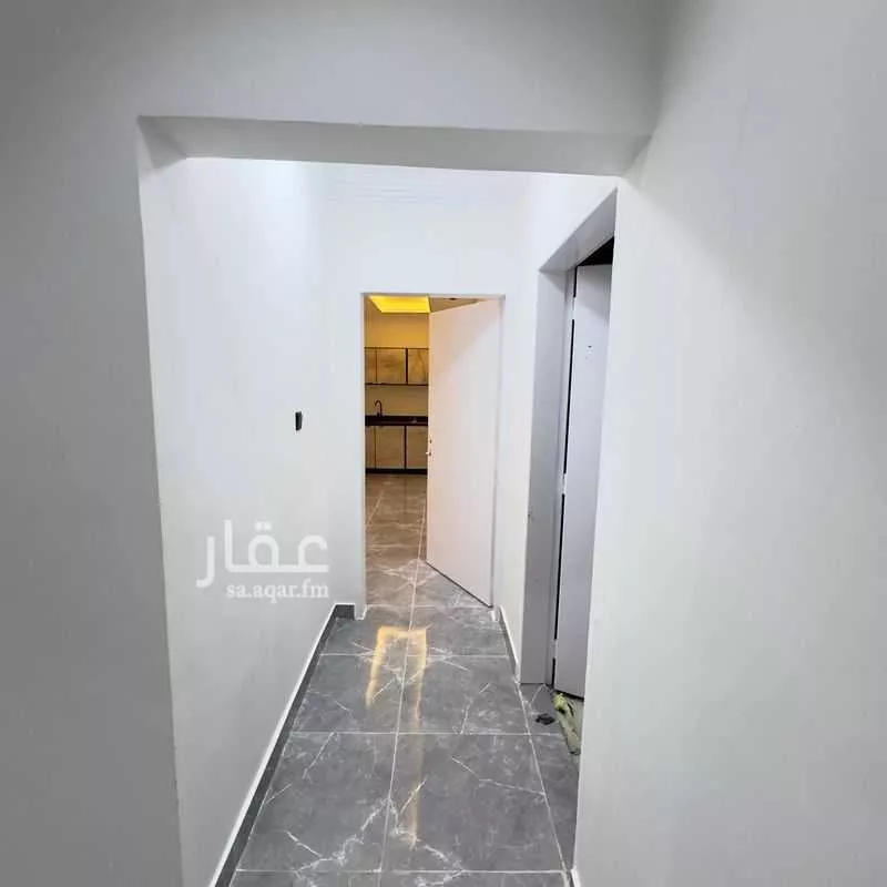 عمارة 1487 م² في العريجاء الغربية 20