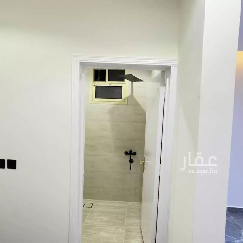 عمارة 1487 م² في العريجاء الغربية 21