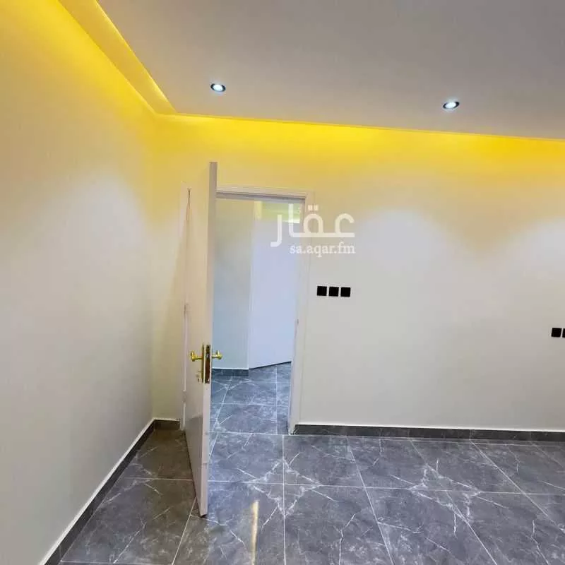 عمارة 1487 م² في العريجاء الغربية 23