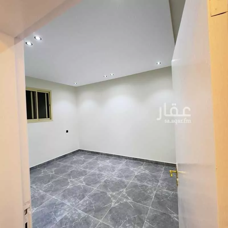 عمارة 1487 م² في العريجاء الغربية 24