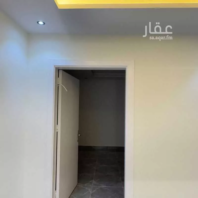 عمارة 1487 م² في العريجاء الغربية 25