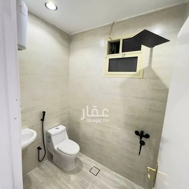 عمارة 1487 م² في العريجاء الغربية 4