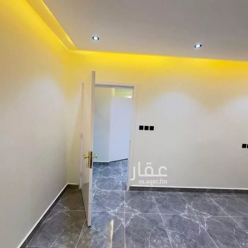 عمارة 1487 م² في العريجاء الغربية 8