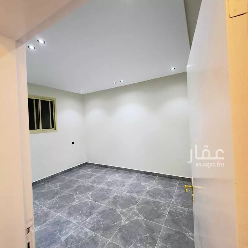 عمارة 1487 م² في العريجاء الغربية 9