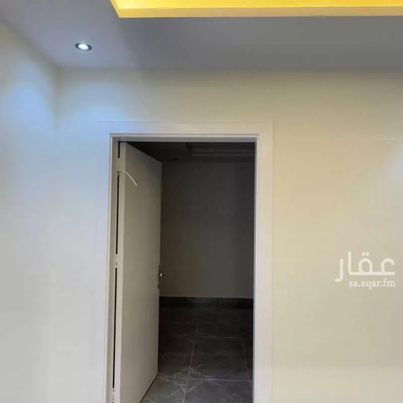 عمارة 1487 م² في العريجاء الغربية 10