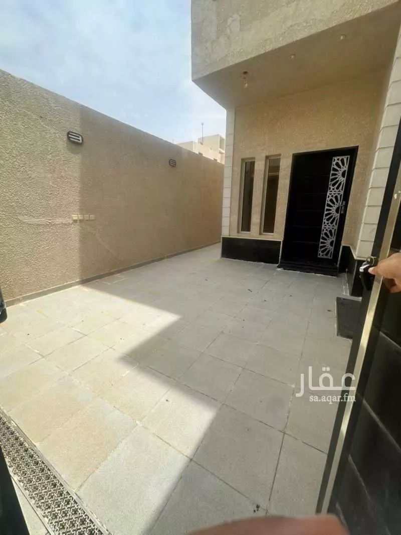 فيلا 5 غرف في الرمال 2