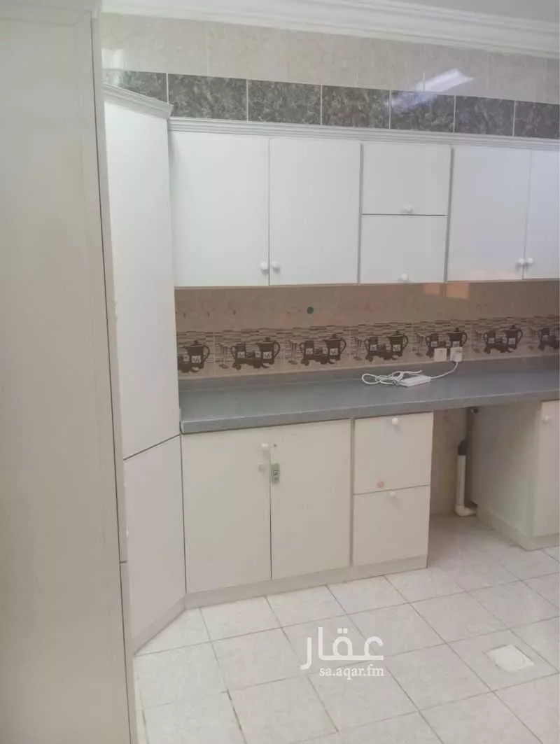 3 bedroom floor in Al Aridh 2