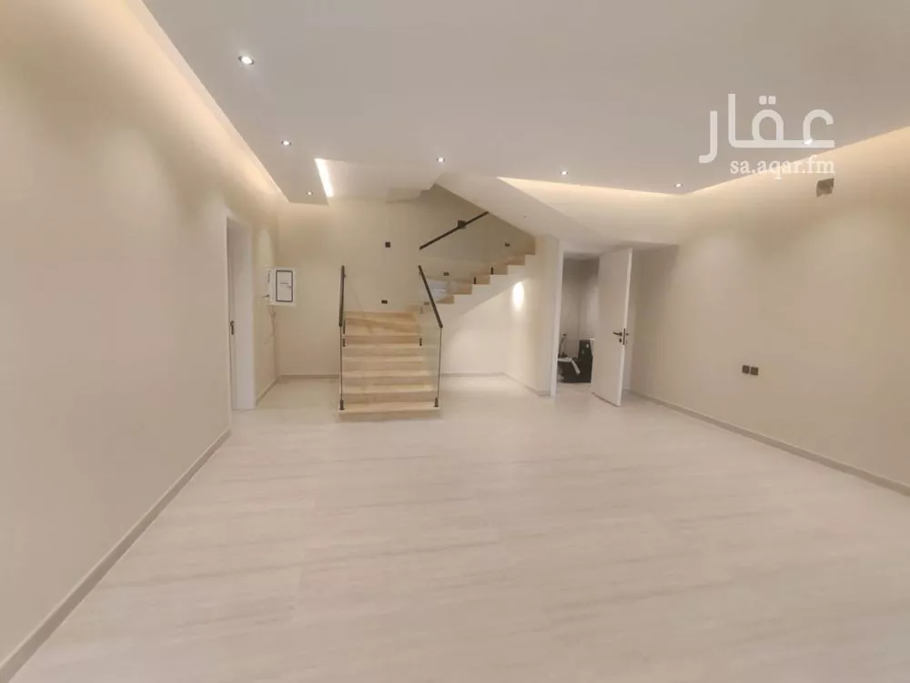 فيلا 5 غرف في الحزم 8