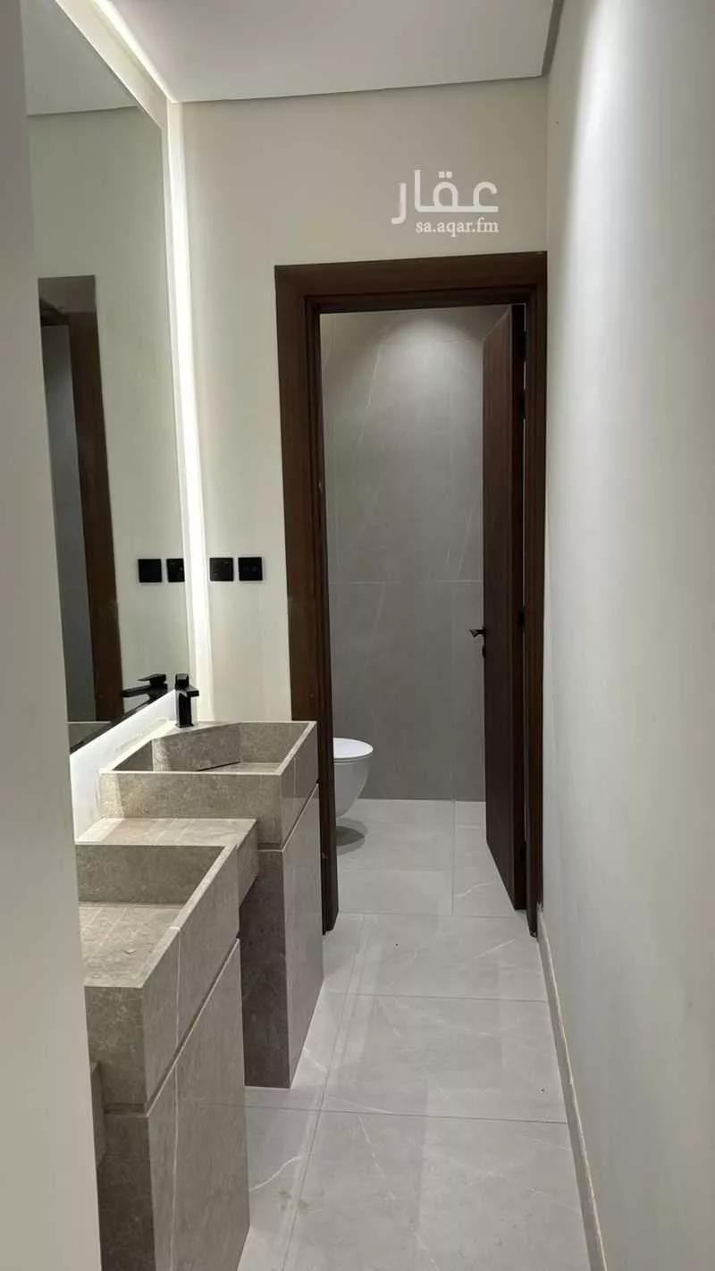 5 bedroom villa in Al Malqa 4