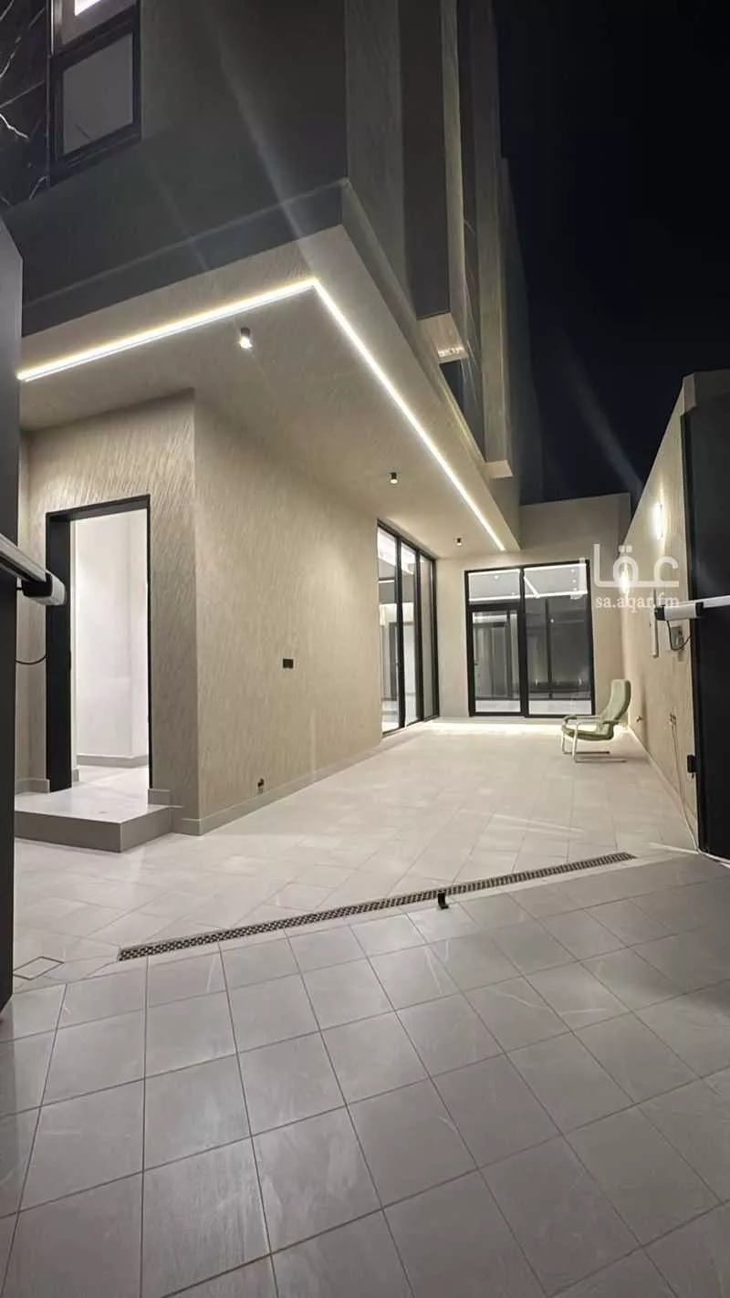 5 bedroom villa in Al Malqa 2