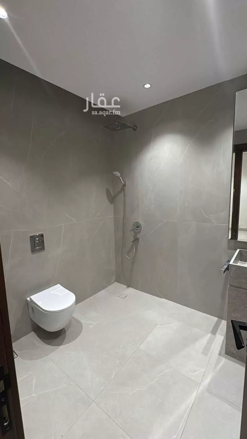 5 bedroom villa in Al Malqa 14