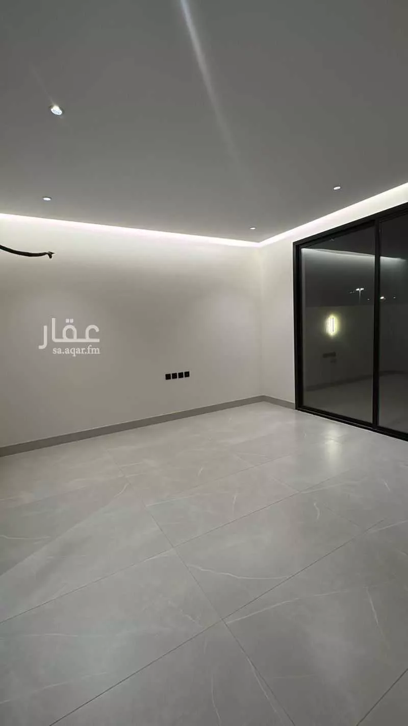 5 bedroom villa in Al Malqa 18