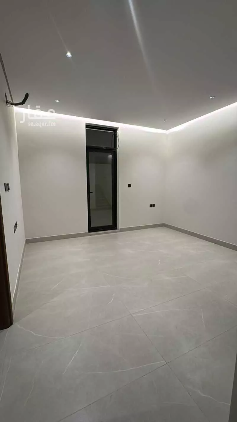 5 bedroom villa in Al Malqa 12