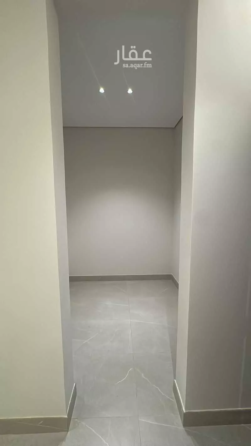 5 bedroom villa in Al Malqa 11