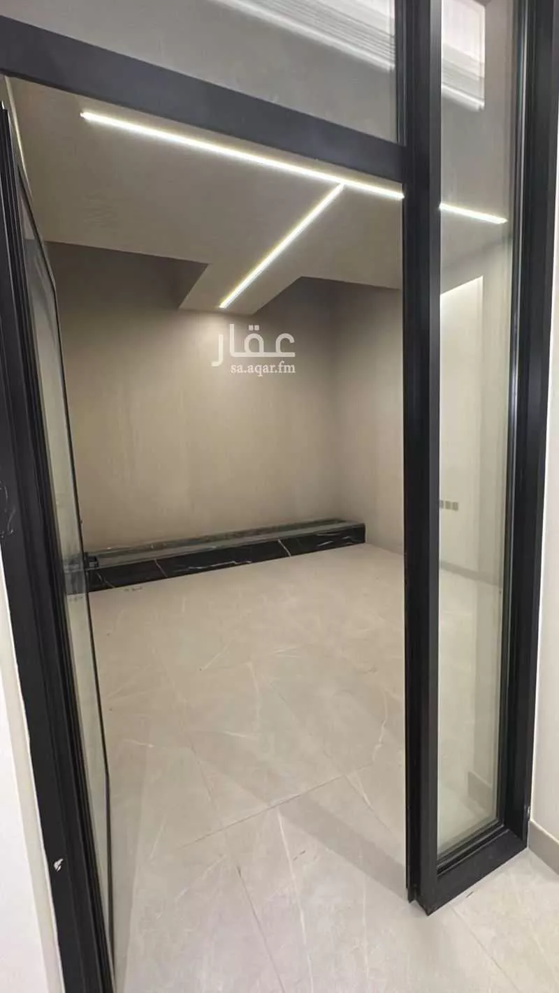 5 bedroom villa in Al Malqa 23
