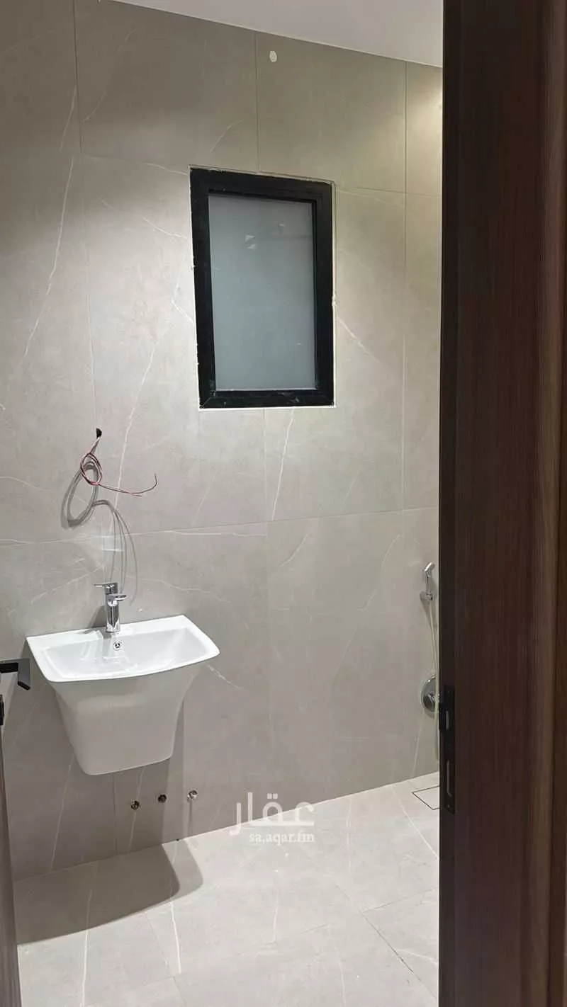 5 bedroom villa in Al Malqa 10