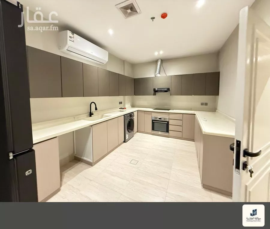 3 bedroom apartment in Al Hamra 4